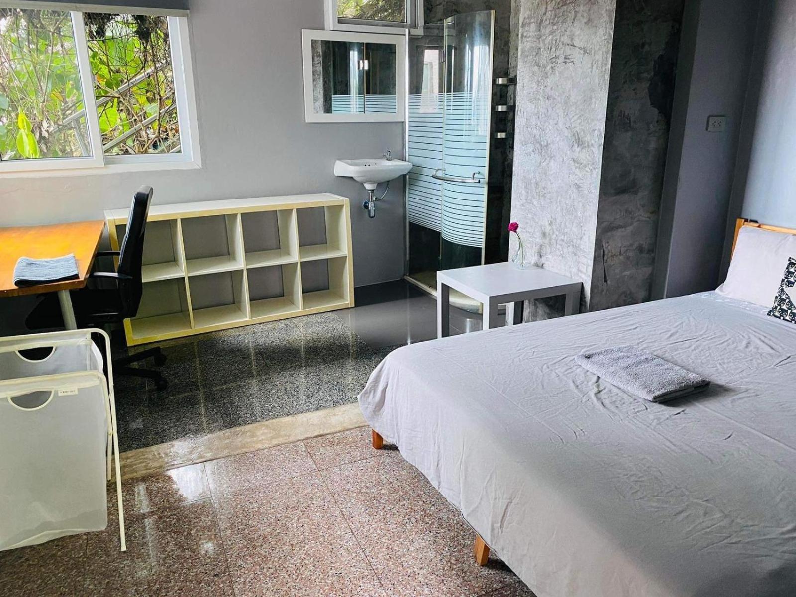Entropy Capsules And Vandrarhem Patong
